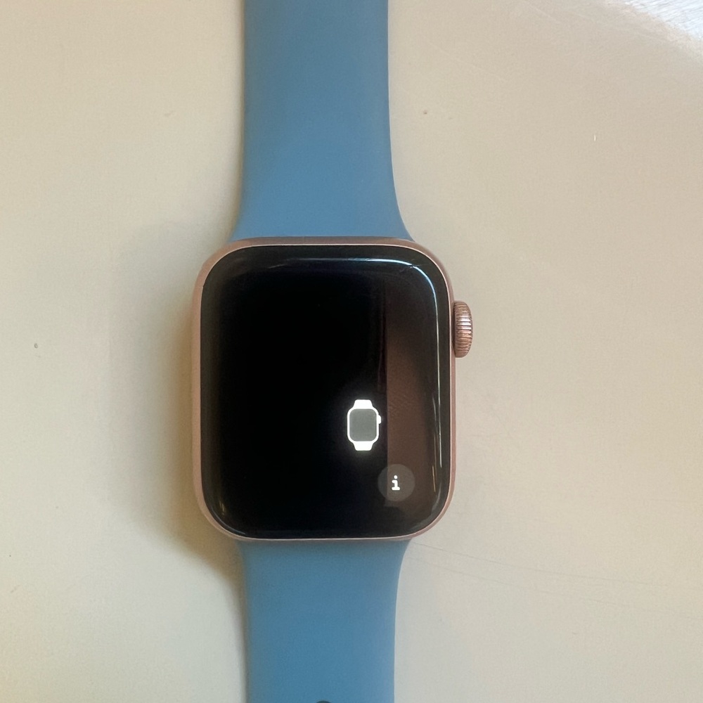 Apple Watch SE Rose Gold 40mm GPS + Cellular